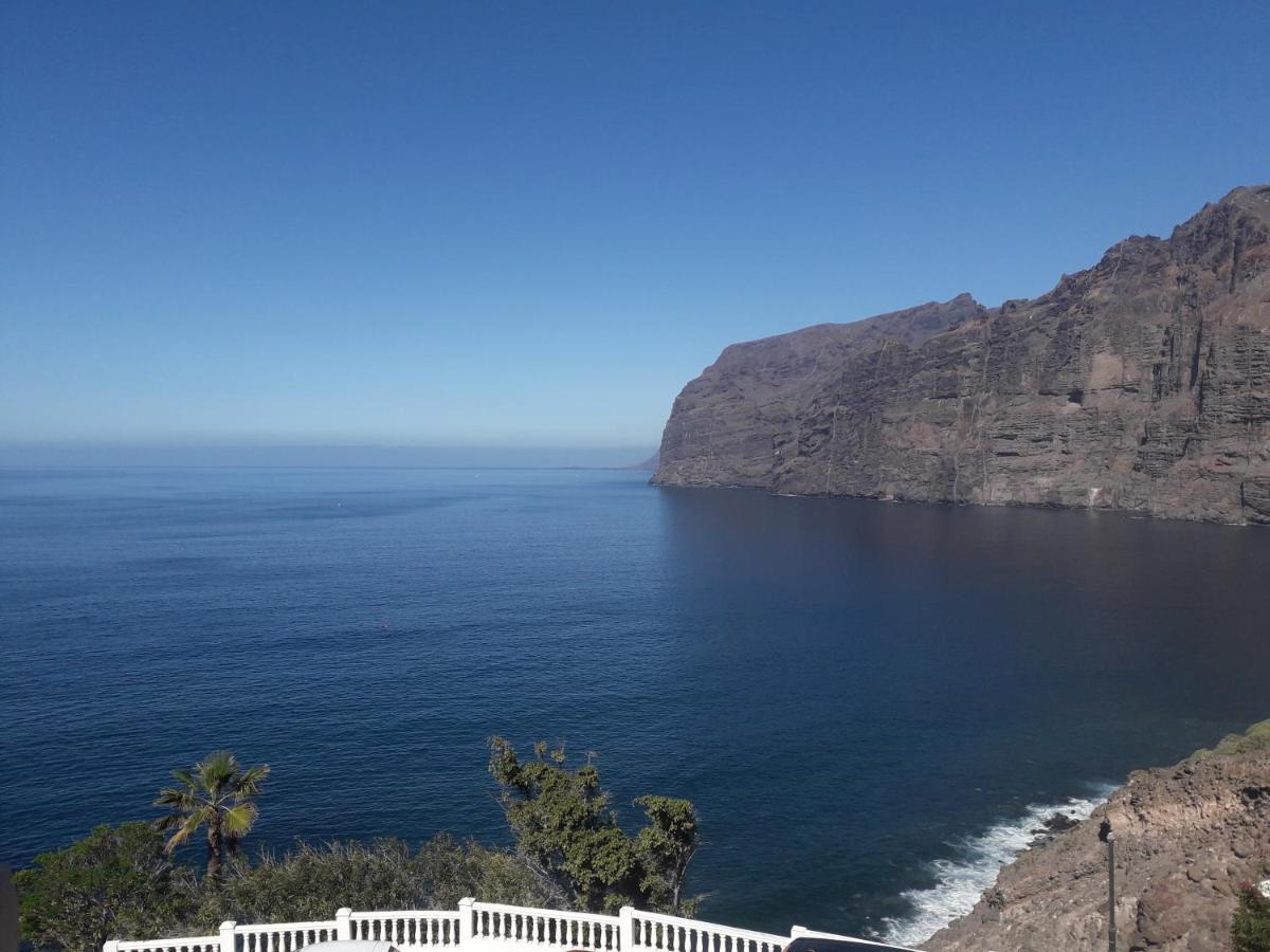 Los Gigantes In Front Of Sea Acantilado de los Gigantes Kültér fotó